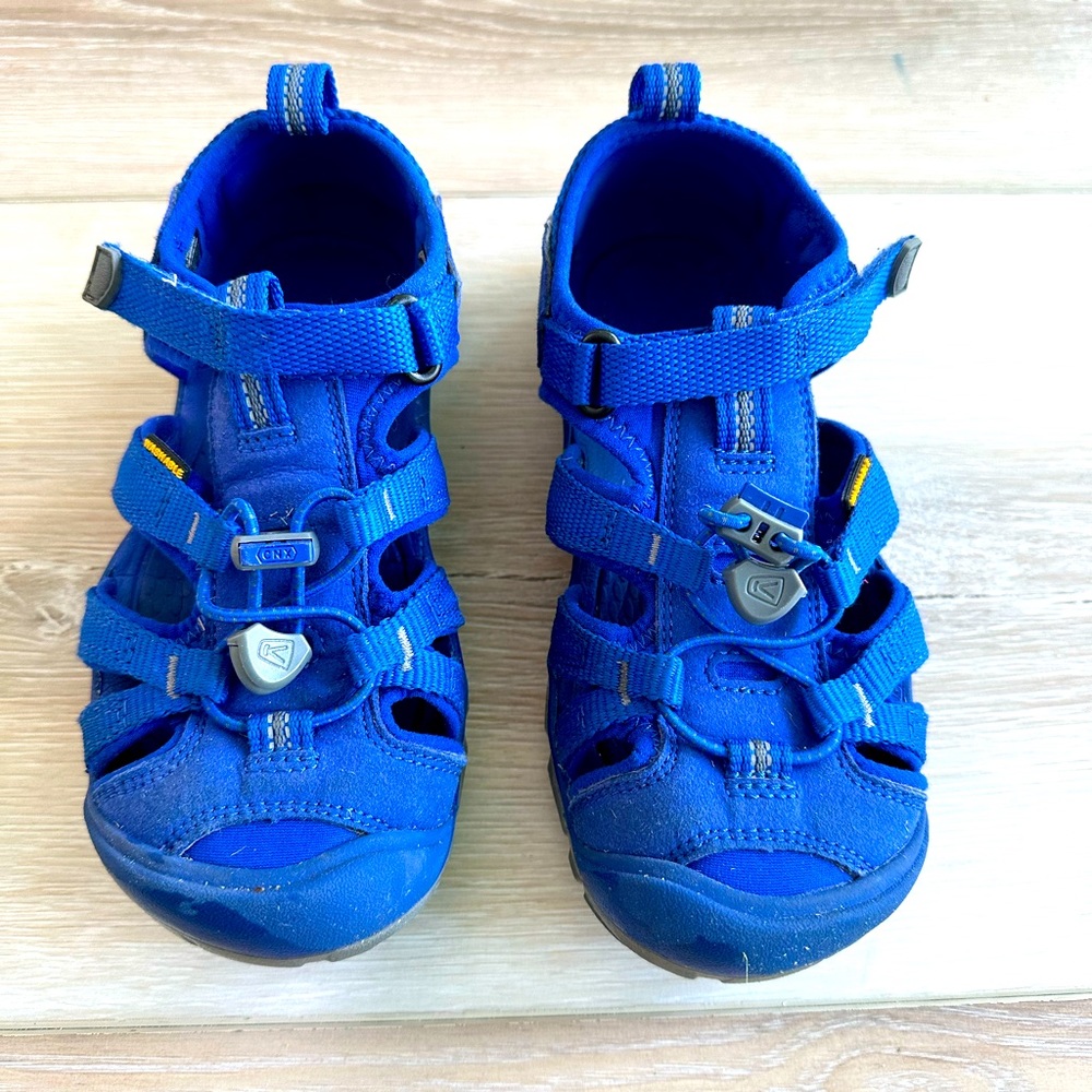 Keen unisex Seacamp sandals, kids size13, royal blue, excellent condition